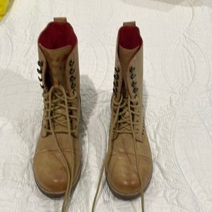 American rag boots new size 8